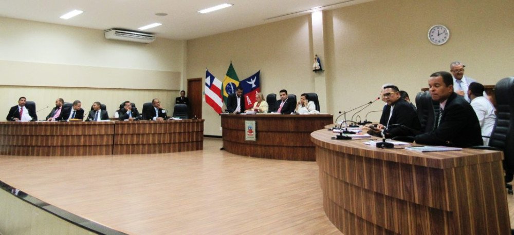 Câmara de Candeias espera que seja votada nesta terça a lei 014/2017 que dá o reajuste ao servidores municipais