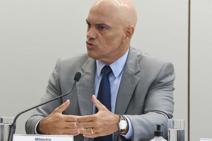 Moraes determina que Bolsonaro deponha à PF sobre plano golpista