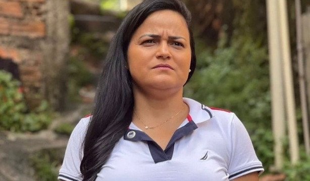 TRE cassa mandato de Débora Régis por unanimidade