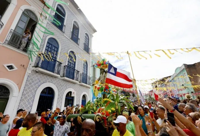 Bicentenário da Independência do Brasil na Bahia é celebrado neste domingo (2); Jerônimo participou de desfile ao lado do presidente Lula