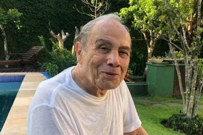 Stenio Garcia é internado com quadro de infecção generalizada