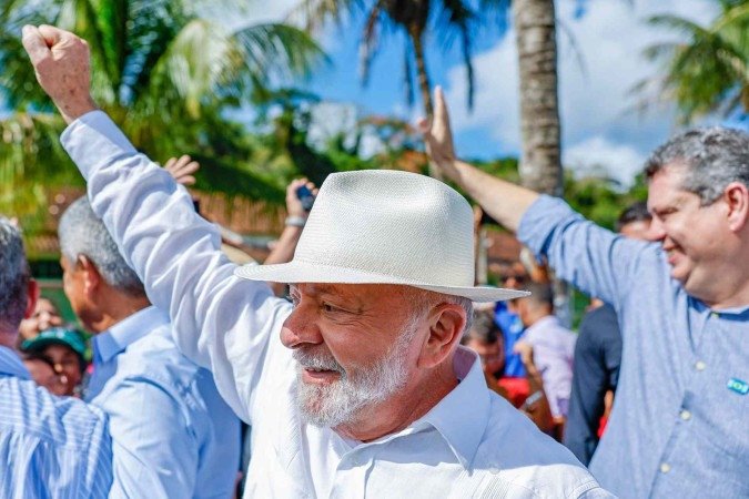 Lula sanciona lei que assegura igualdade salarial entre homens e mulheres