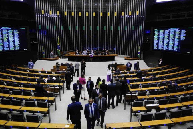 Votação que define destino do Fundo Constitucional é adiada na Câmara