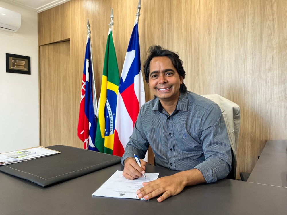 Candeias: Prefeito envia para Câmara Municipal proposta que concede reajuste salarial a servidores 