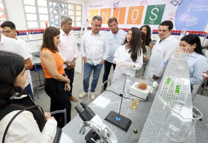 Em Barra do Choça, Governo do Estado inaugura colégio de tempo integral e outros equipamentos