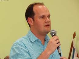 Amargosa: Prefeito do PT valoriza professores com salário acima do piso