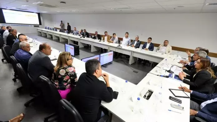 Bahia: Governador Jerônimo se reúne com prefeitos para aprimorar policlínicas de saúde