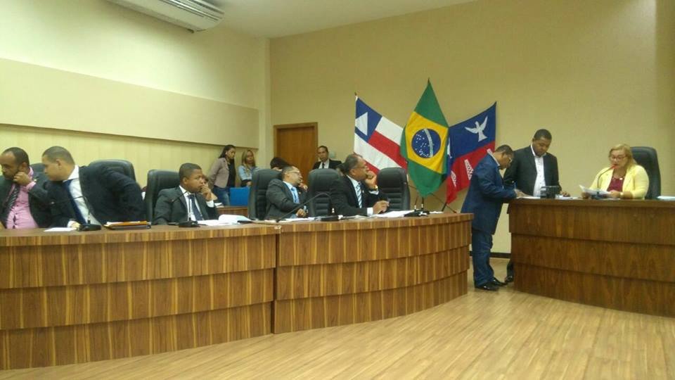 Sete Vereadores de Candeias criam um segundo bloco da base do governo na câmara.
