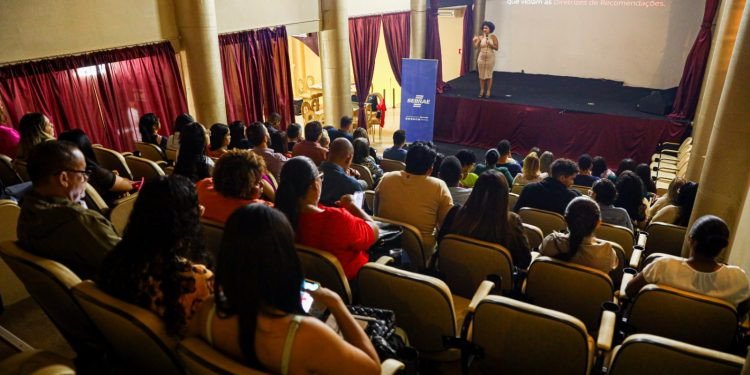 SEINCOP reúne empresários e empreendedores em evento de mídias digitais