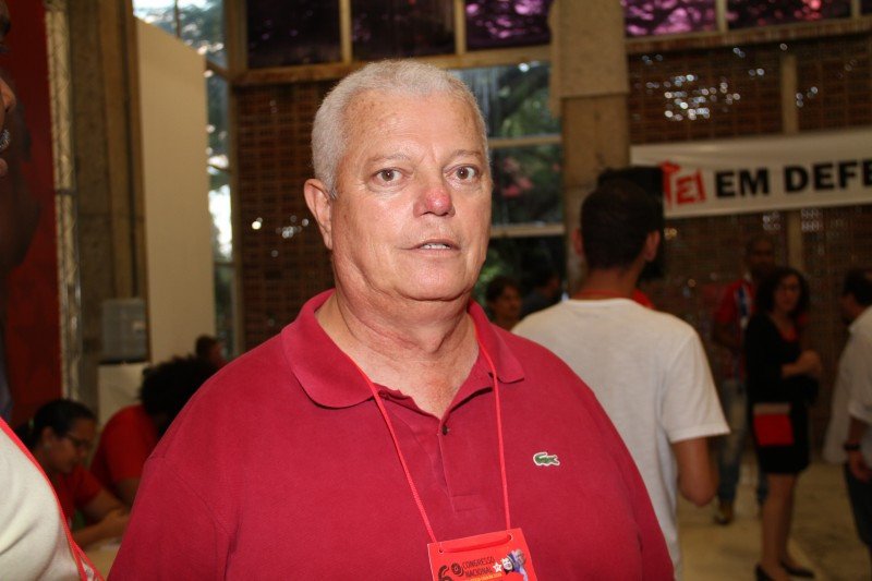 Everaldo Anunciação é reeleito presidente do PT e prega unidade