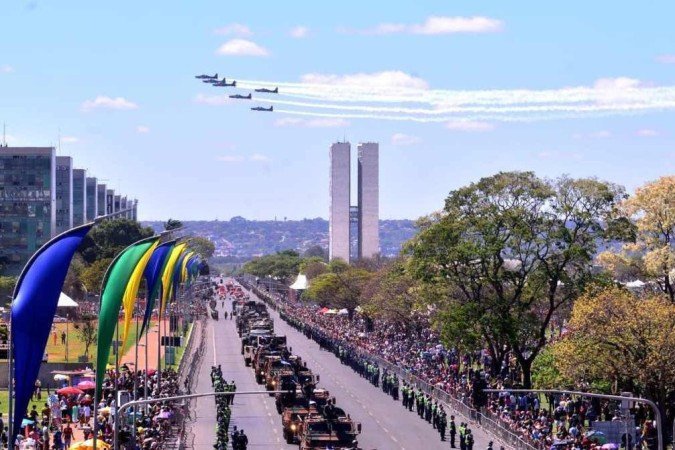 Cerca de 50 mil acompanharam o desfile de 7 de Setembro em Brasília