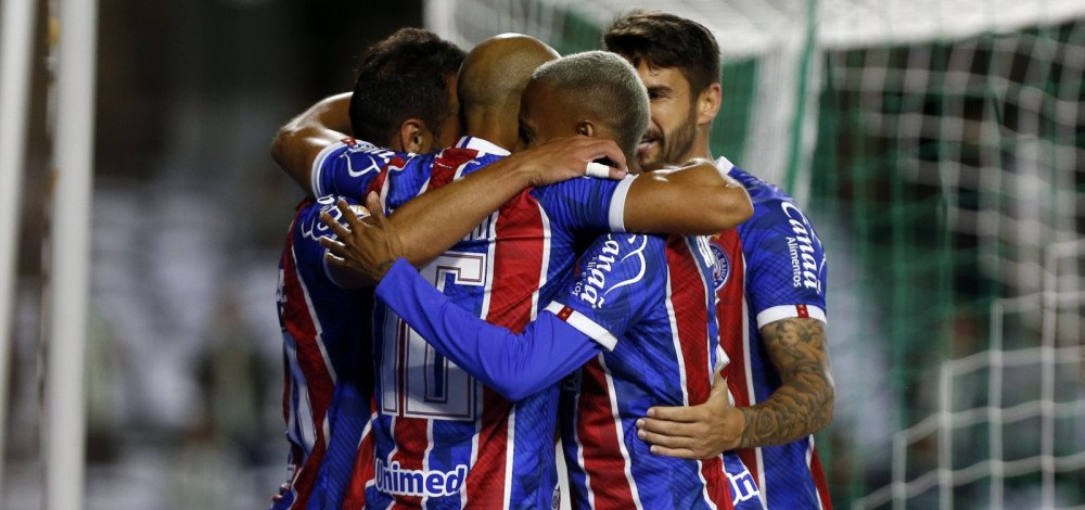 Bahia bate o Coritiba, quebra jejum como visitante e abre distância do Z-4 na estreia de Ceni