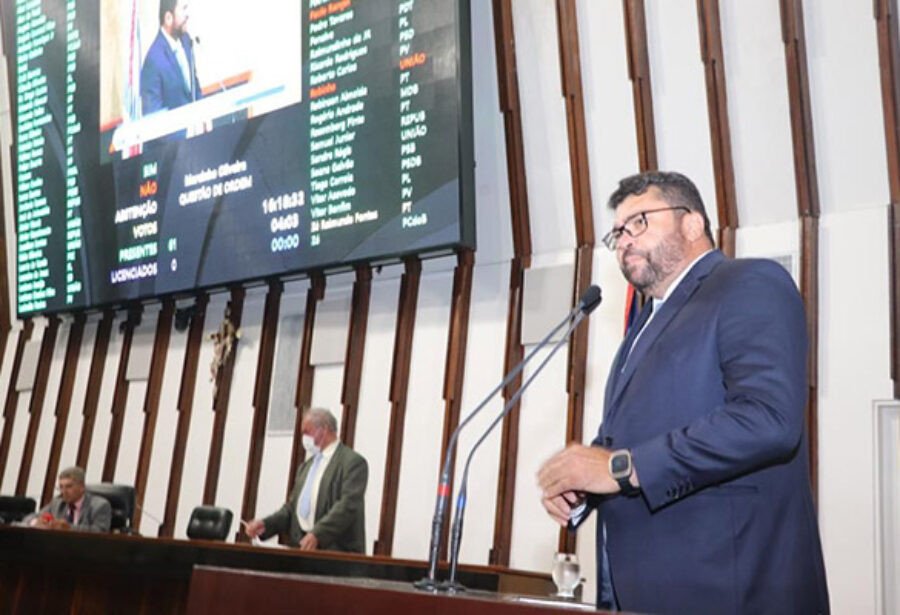 Líder do União Brasil crítica realização de reunião sobre sucessão na Assembleia com Bruno Reis