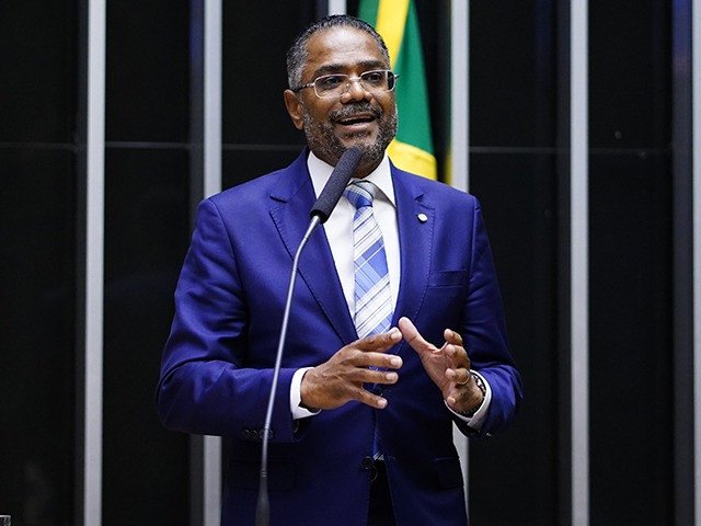 Deputado baiano quer que sites que fazem intermédio de vendas respondam por danos aos consumidores