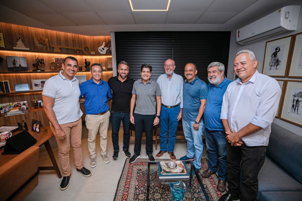 Quatro integrantes da base de Elinaldo retiram pré-candidatura a prefeito de Camaçari; Tude e Flávio Matos continuam no páreo