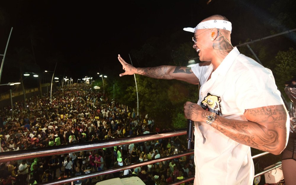 Governo do Estado bota trio de Léo Santana no aniversário de Camaçari