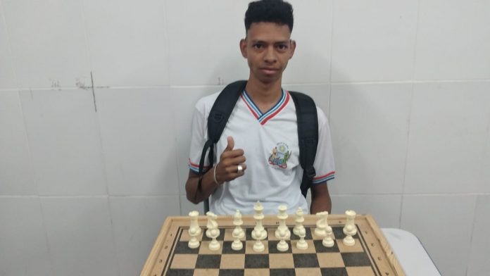 Estudante de Barreiras conquista primeiro lugar na Olimpíada Brasileira de Matemática em Libras