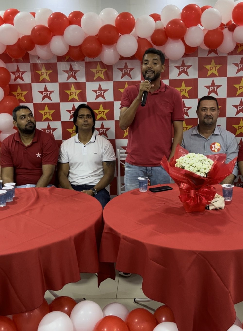 Em posse de Nino como presidente, PT de Candeias reafirma força, vitalidade e renovação.
