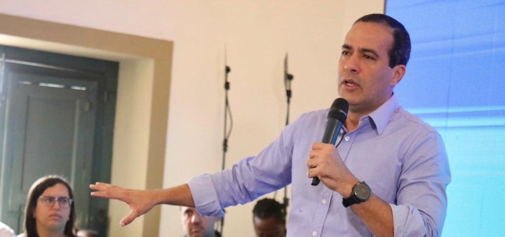 Bruno Reis diz que só pretende mexer no secretariado em abril do próximo ano