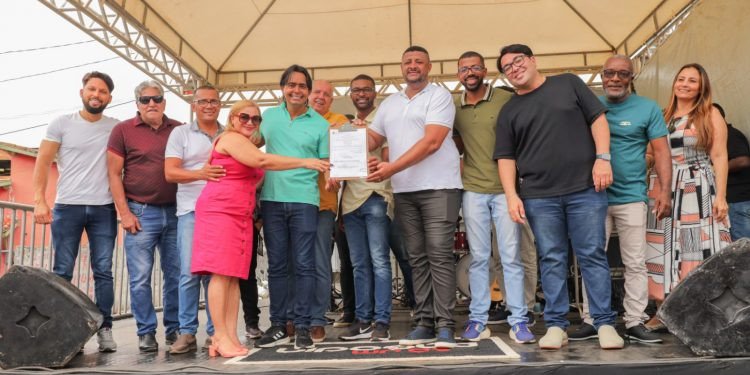 Candeias: Prefeitura autoriza ordem de serviço para reforma do campo de futebol da Dom Avelar