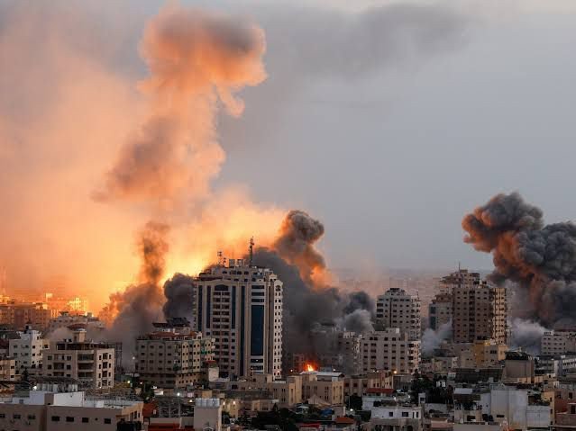 Israel ataca única saída de Gaza por terra que Brasil planejava usar para resgatar brasileiros