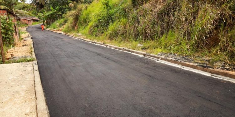Candeias: Prefeitura executa obra de pavimentação asfáltica em Caboto