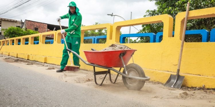 Candeias: SESP segue realizando mutirão de limpeza nos bairros da sede e distritos