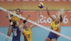 Brasil vence quarto jogo no vôlei feminino sem perder nenhum set