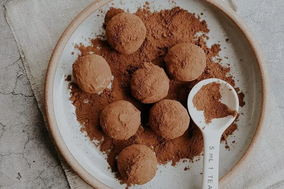 RJ: Com dívida de R$ 3 mil, empresária dá bombons envenenados a credor