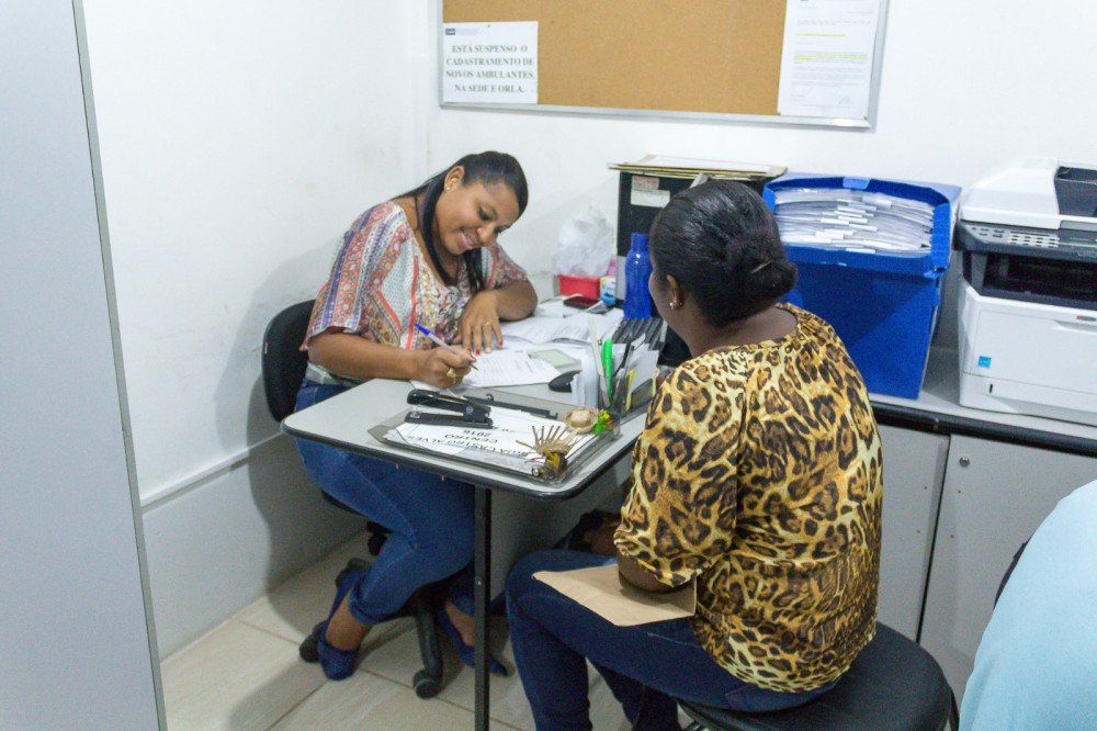Camaçari: Sesp inicia cadastramento de ambulantes na terça (21) para o Natal de Luz