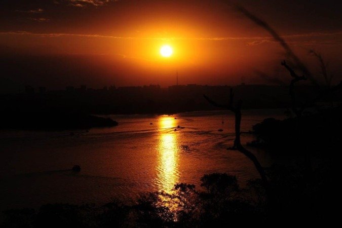 Onda de calor: DF e 7 estados continuam em alerta de grande perigo no domingo