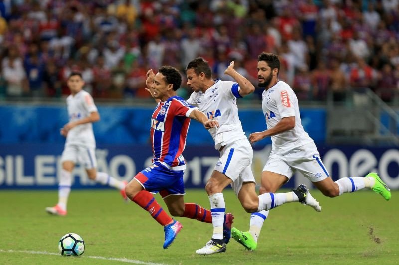 Bahia vence o Cruzeiro, mantém invencibilidade como mandante e entra no G-6
