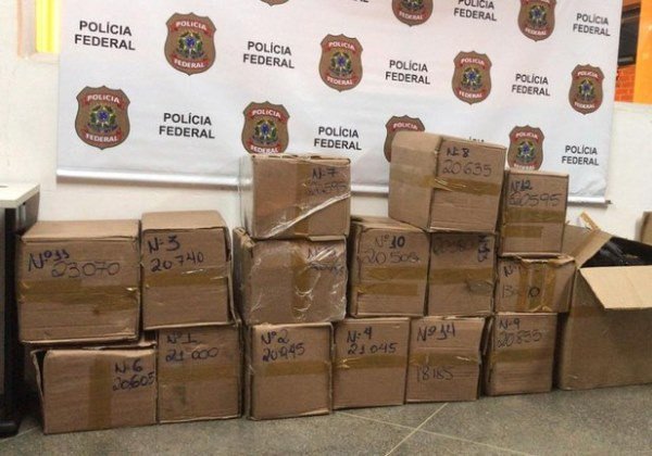Polícia Federal prende caminhoneiro com 326 kg de maconha no interior do estado
