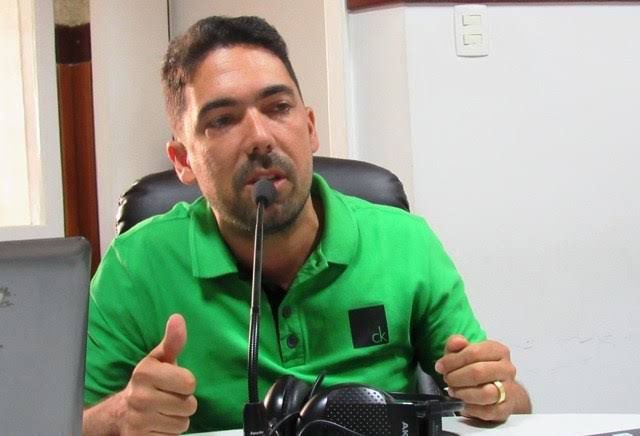 Ex-prefeito de Madre de Deus é investigado por contratos suspeitos