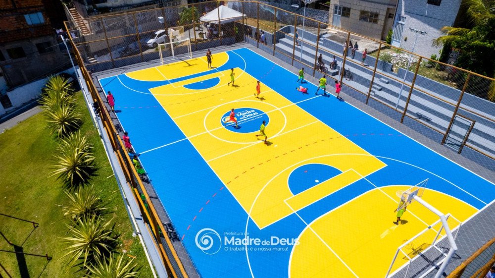 Dailton Filho entrega mais uma quadra reformada em Madre de Deus