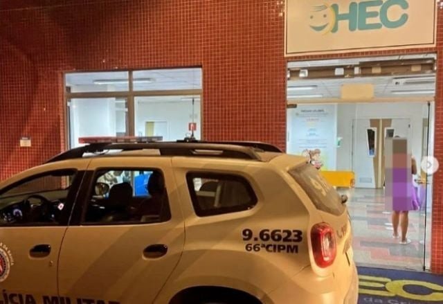 Policiais de Feira de Santana socorrem recém-nascido encontrado em saco plástico