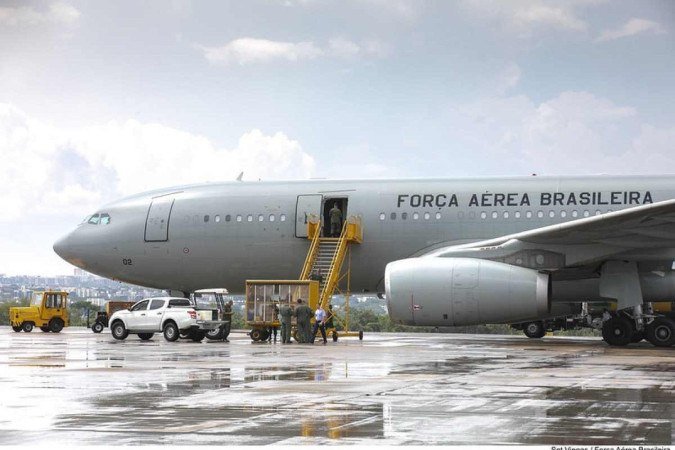 Avião da FAB leva ajuda humanitária a Gaza e espera trazer repatriados