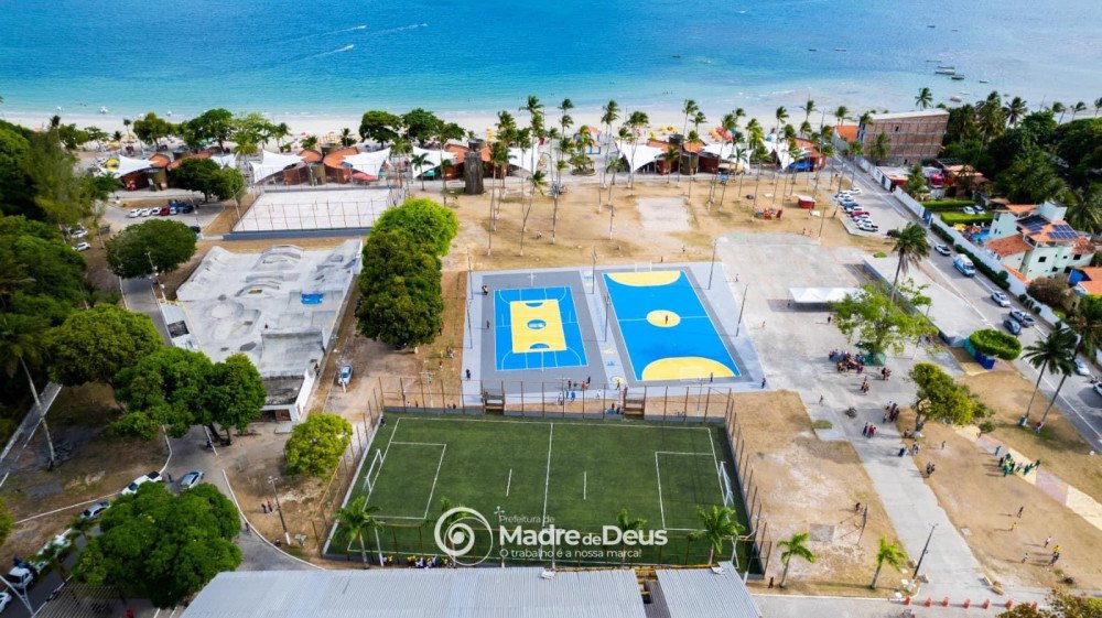 População de Madre de Deus recebe Complexo Esportivo totalmente novo