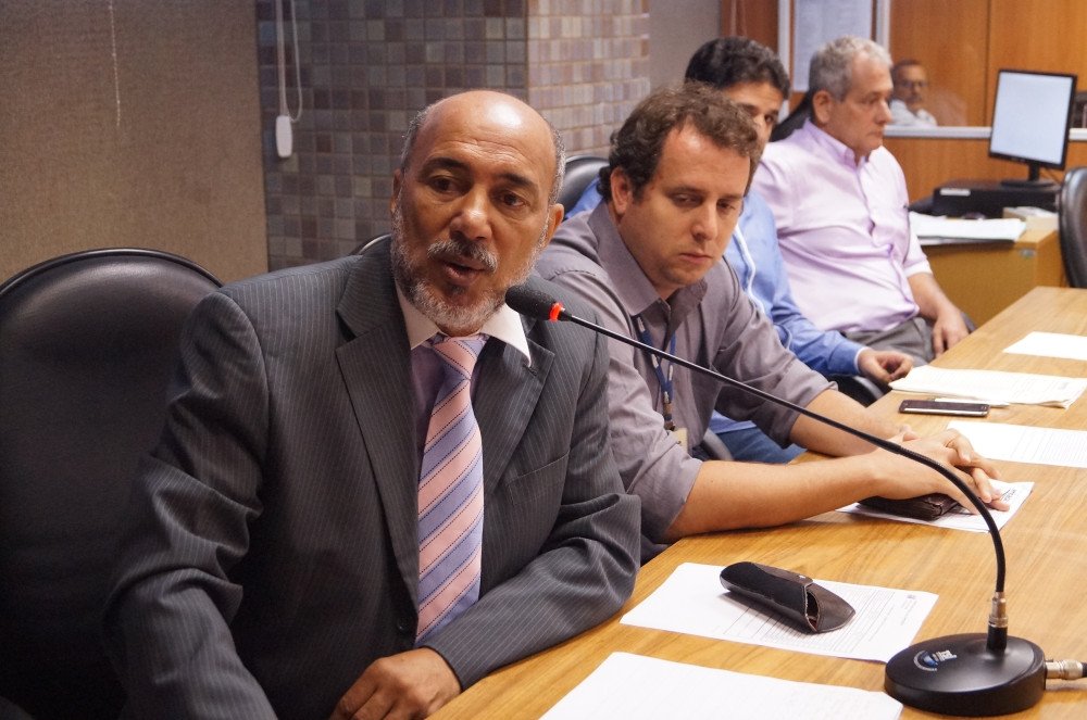 Audiência proposta por Bira Corôa discute construção de aterro sanitário em Simões Filho