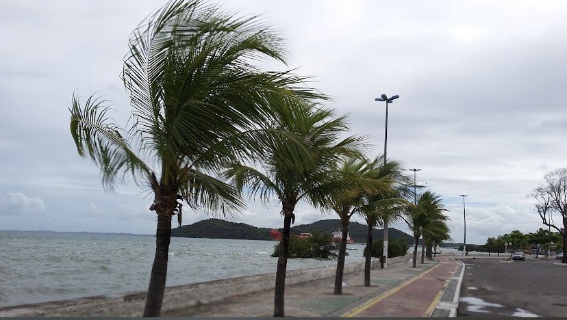 Madre de Deus sofre com dois dias sem energia elétrica; Coelba não justifica motivo