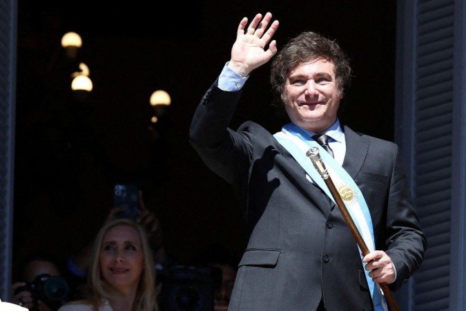 Por que Milei fará demissão em massa de funcionários públicos na Argentina