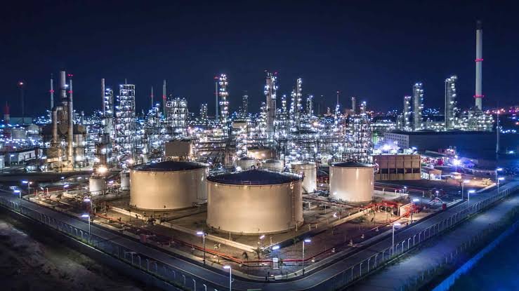 BAHIA: COM INVESTIMENTOS DE R$ 80 BILHÕES, ACELEN E PETROBRAS DEVEM CONSTRUIR BIOREFINARIA OPERANDO JÁ EM 2026 COM 90 MIL EMPREGOS