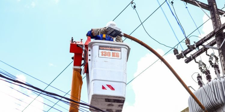 Programa Ilumina Candeias vai modernizar mais de 12 mil pontos de iluminação pública com LED