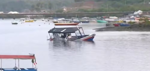 Condutor do barco que virou em Madre de Deus e fugiu do local, deve se apresentar hoje à polícia