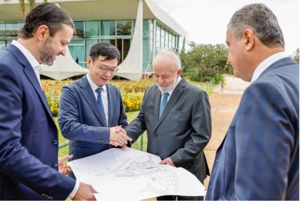 Montadora chinesa BYD anuncia R$ 3 bilhões em investimentos no Brasil; Bahia terá 10 mil empregos