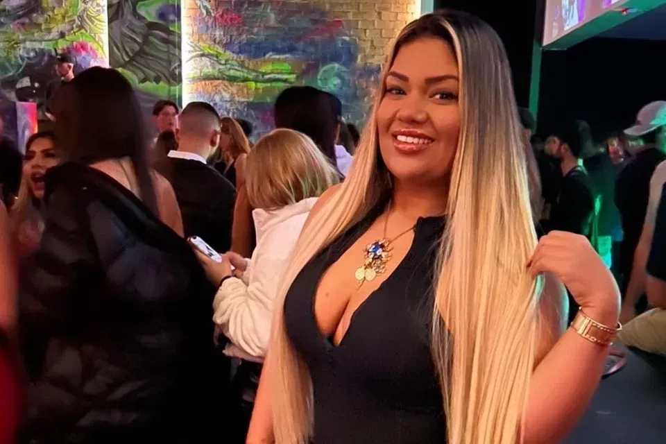 Mulher Filé sofre acidente de carro e vai parar no hospital