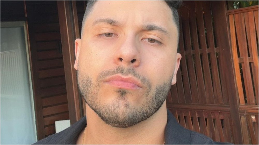 Jatinho de Murilo Huff cai em vala de aeroporto de Goiânia; cantor não estava na aeronave