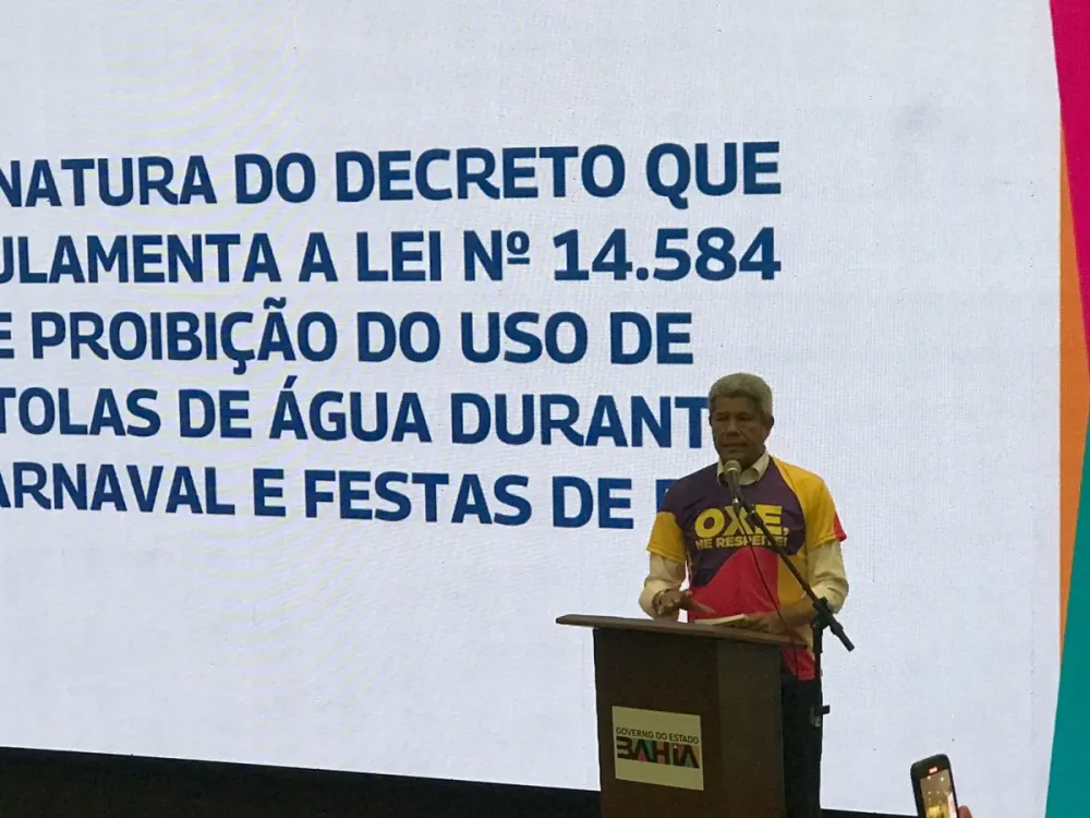 Jerônimo regulamenta proibição de pistolas de água no Carnaval